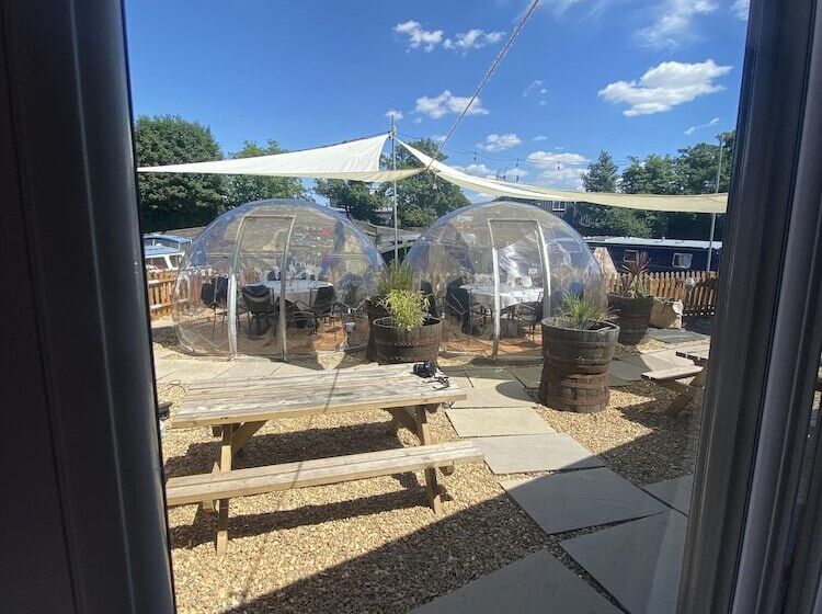 هاستل The Watersedge, Canal Cottages