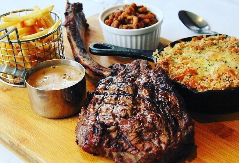 Общежитие The Watersedge, Canal Cottages