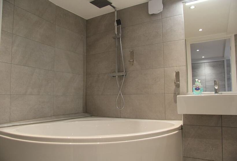 הוסטל The Watersedge, Canal Cottages