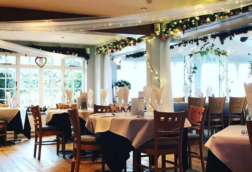 הוסטל The Watersedge, Canal Cottages