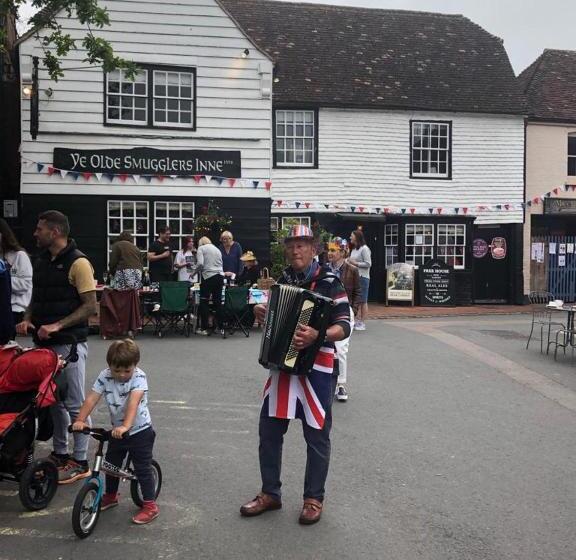 فندق صغير Ye Olde Smugglers Inne