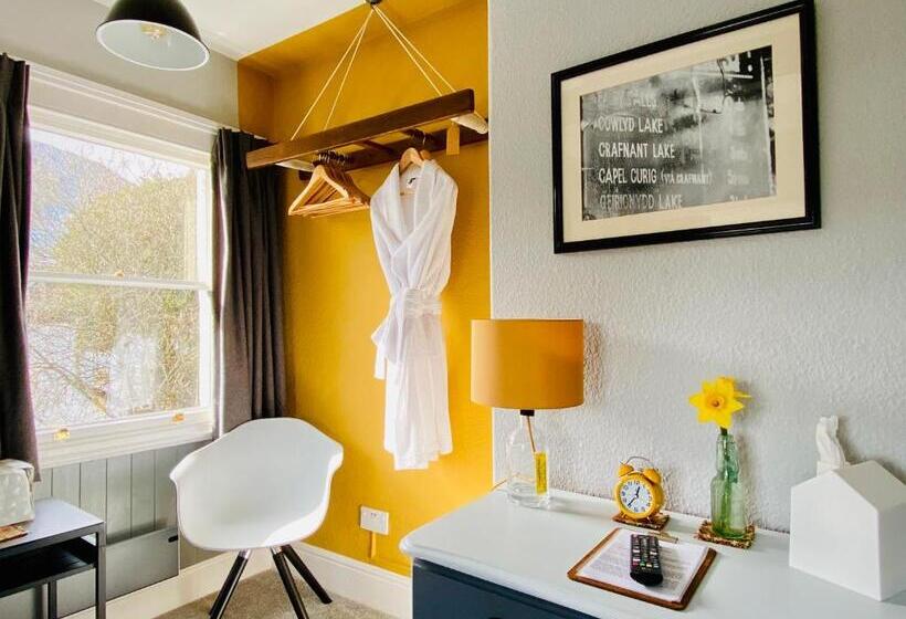 Crafnant House   Bed & Breakfast