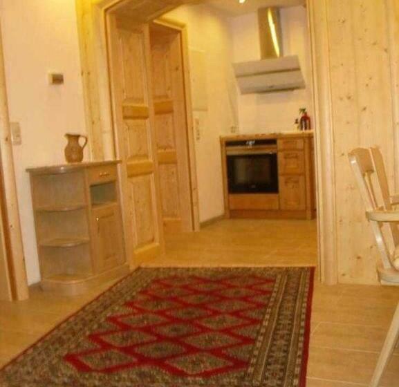 Отель Hutzenauerhof