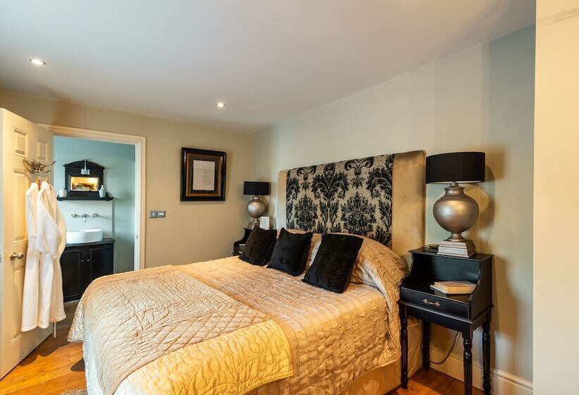 فندق The New White Lion