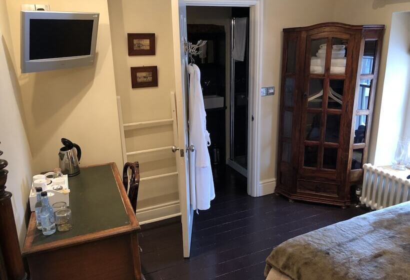 فندق The New White Lion