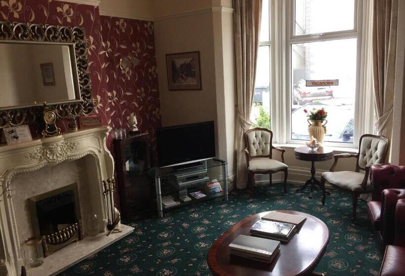 بنسيون Adelphi Guest House