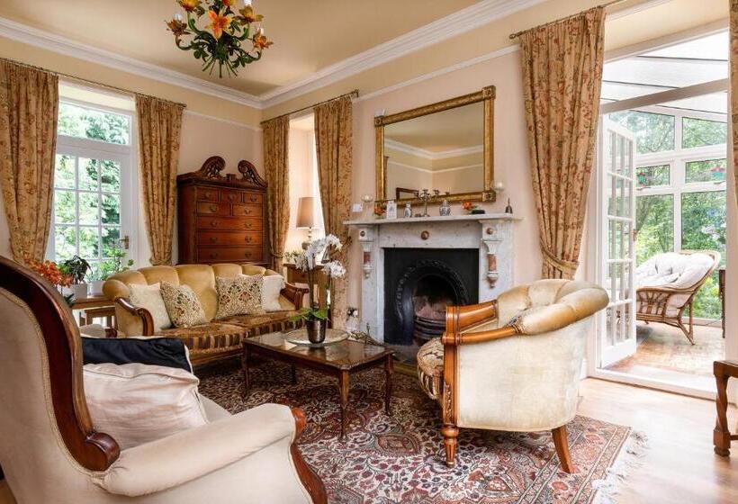 펜션 Afon Rhaiadr Country House