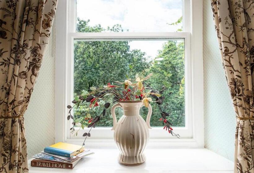 펜션 Afon Rhaiadr Country House