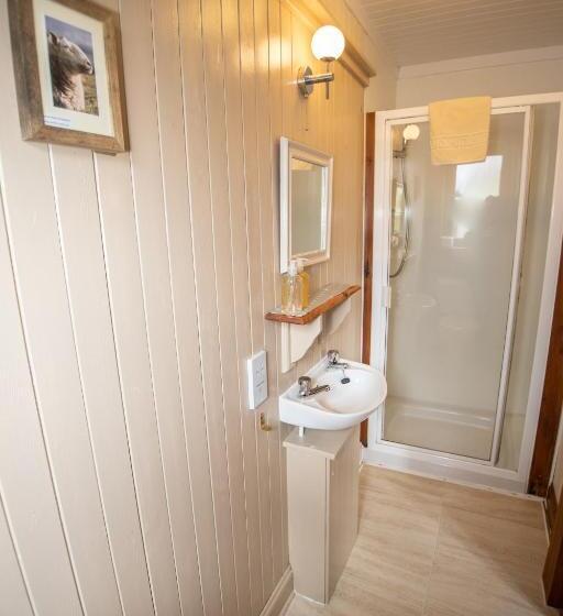 بنسيون Arle Lodge