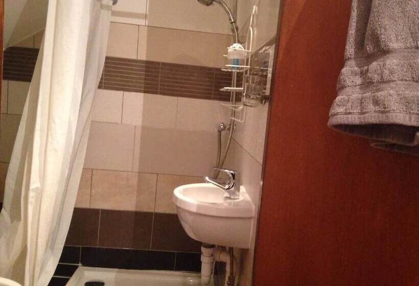 膳宿费 Aron Guest House