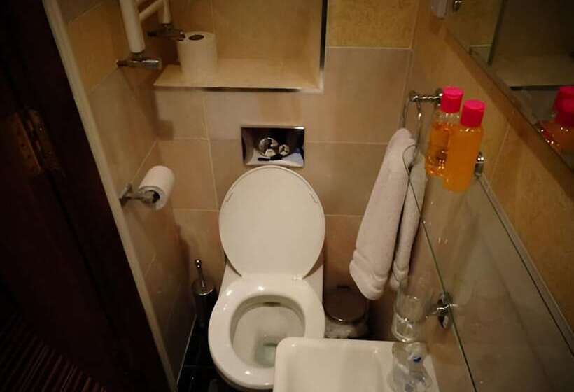 膳宿费 Aron Guest House