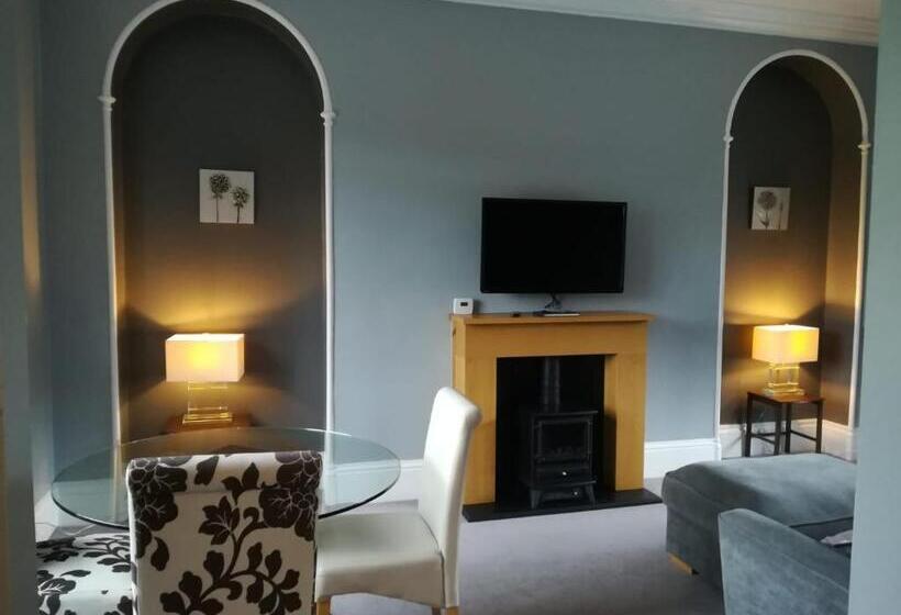 بنسيون Bluebird Lodge