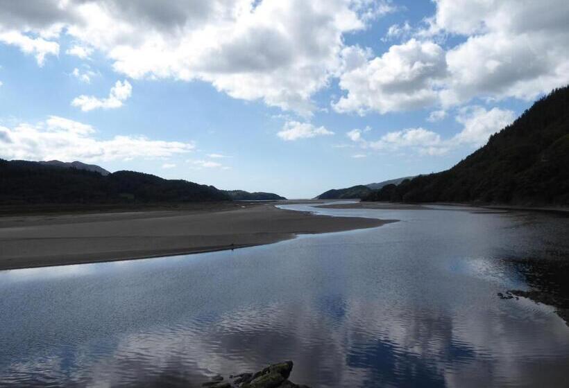 펜션 Borthwnog Hall