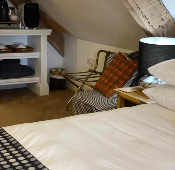 بنسيون Caemorgan Mansion