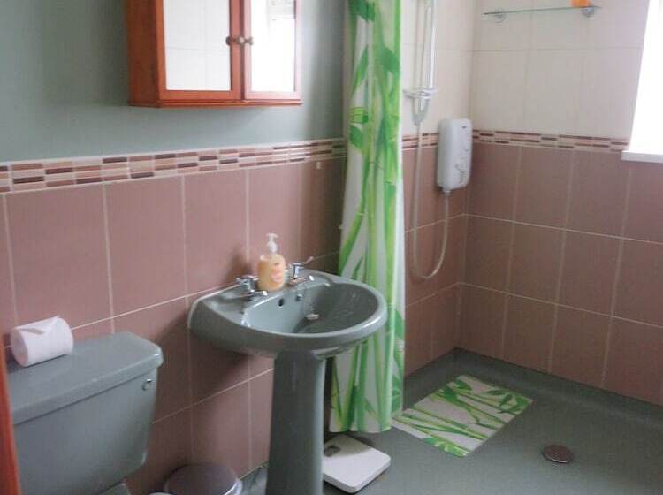 פנסיון Carnside Guest House
