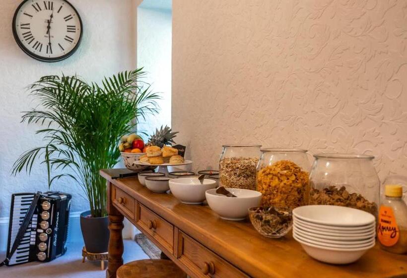 Пансион Corriness House