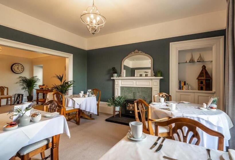 Пансион Corriness House