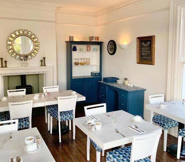 펜션 Derrin Guest House