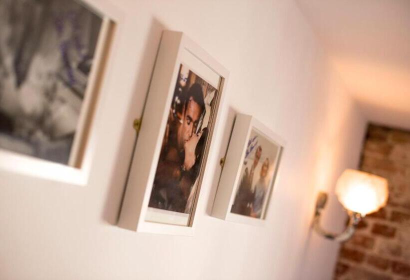 ペンション Dog And Whistle Pub