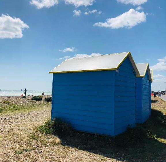 Пансион East Beach Guest House