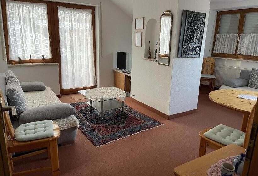 פנסיון Garni Vitamari