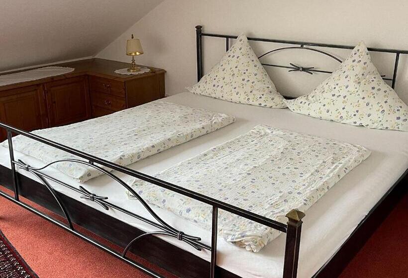 פנסיון Garni Vitamari