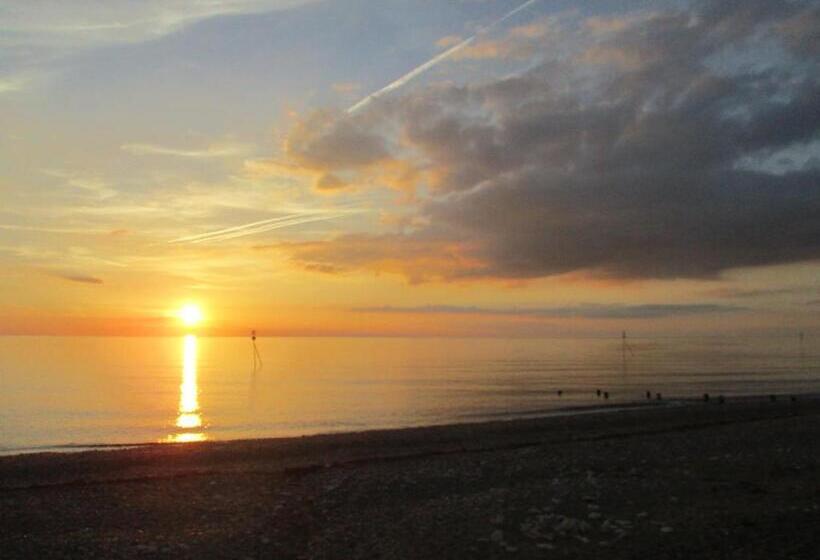 ペンション Gate Lodge Guest House