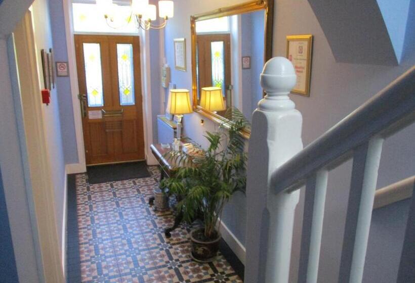 ペンション Gate Lodge Guest House