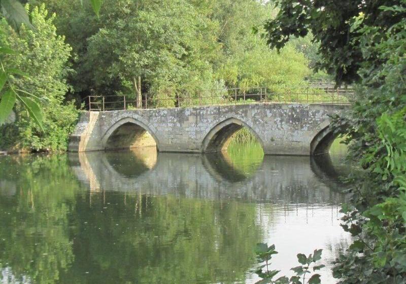 Пансион Great Ashley Farm Bed And Breakfast & Shepherds Huts