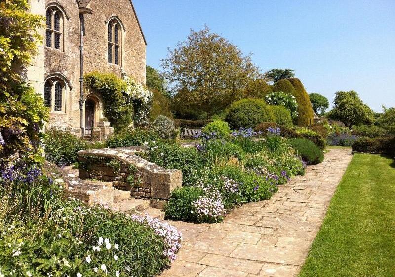 Пансион Great Ashley Farm Bed And Breakfast & Shepherds Huts