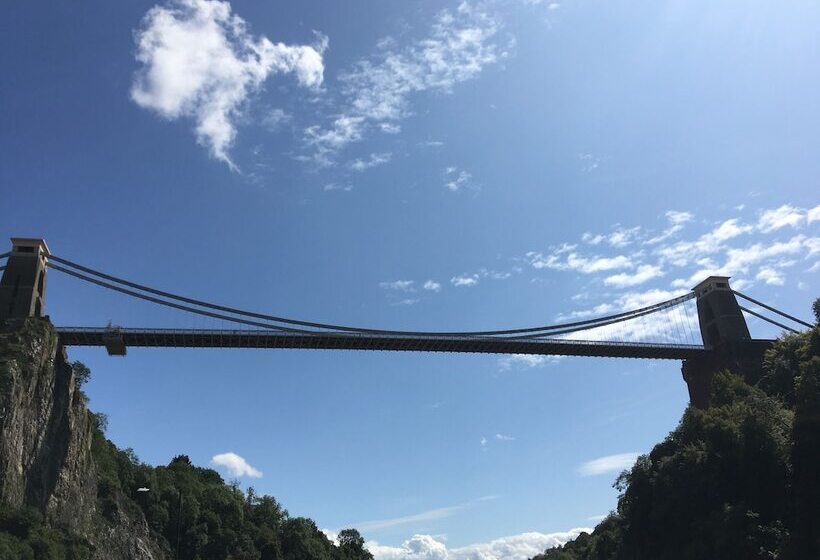 Пансион Great Ashley Farm Bed And Breakfast & Shepherds Huts