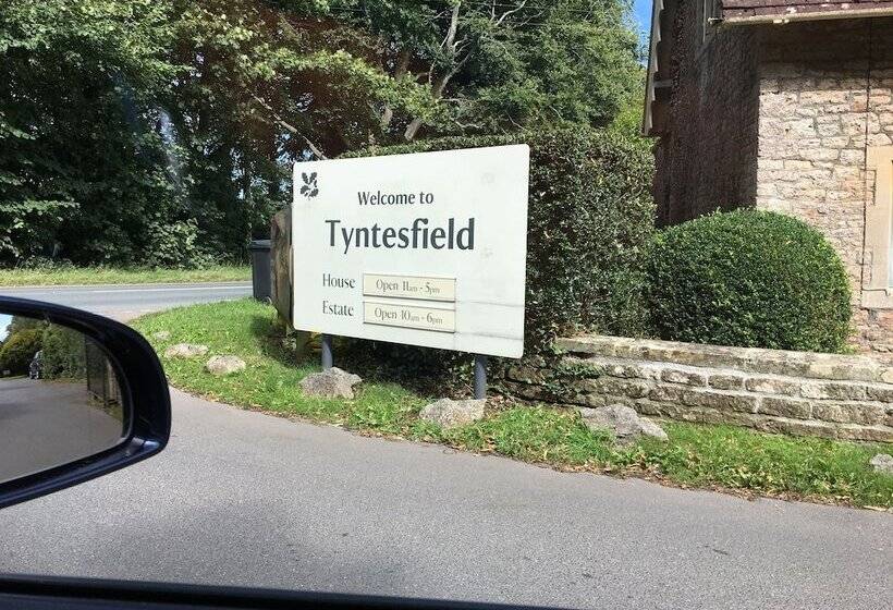 Пансион Great Ashley Farm Bed And Breakfast & Shepherds Huts