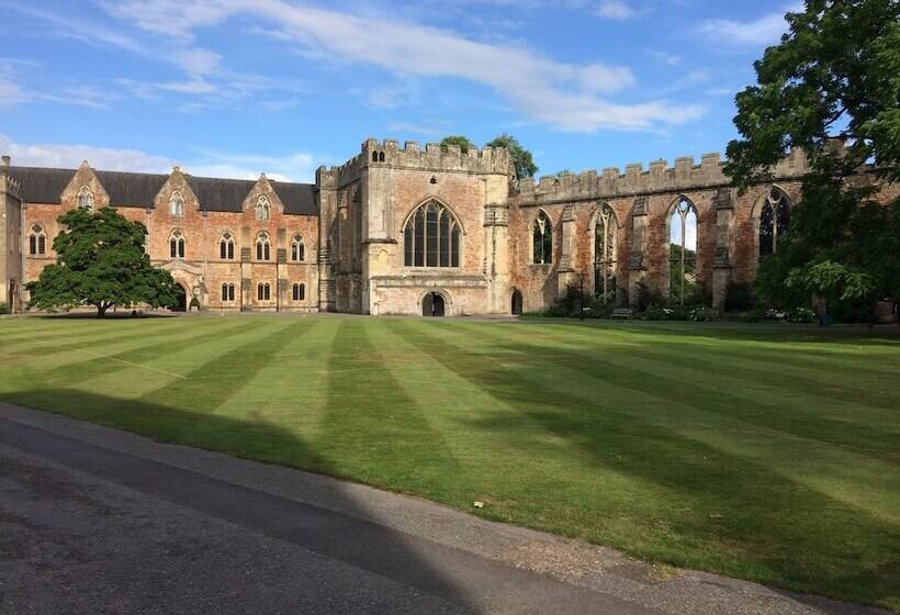 Пансион Great Ashley Farm Bed And Breakfast & Shepherds Huts