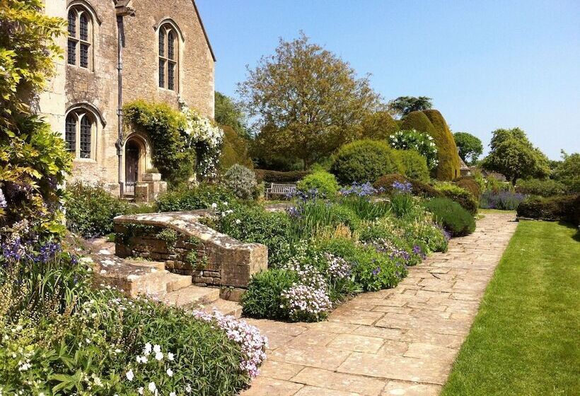 Пансион Great Ashley Farm Bed And Breakfast & Shepherds Huts