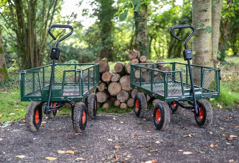 Пансион Great Ashley Farm Bed And Breakfast & Shepherds Huts