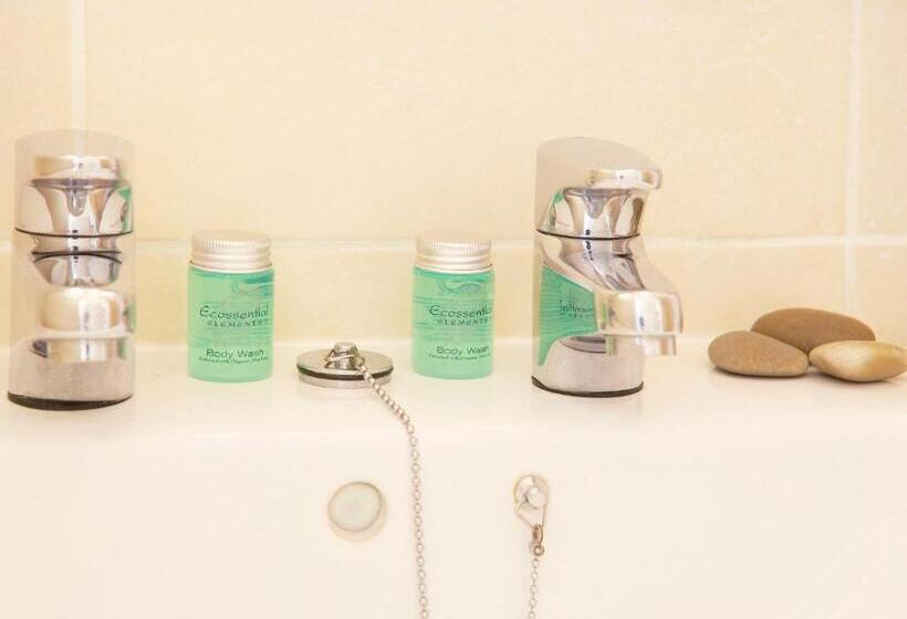 פנסיון Howdale