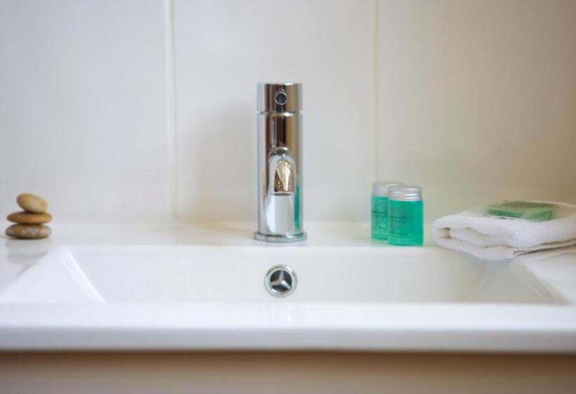 פנסיון Howdale