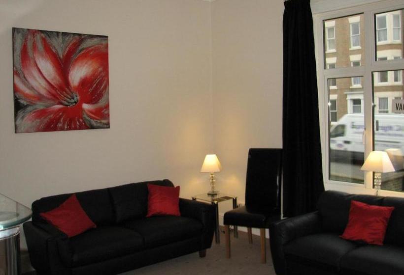 פנסיון Howdale