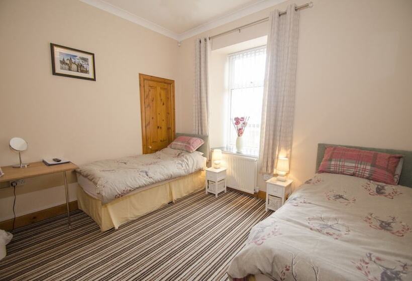 بنسيون Knights Rest Guest House