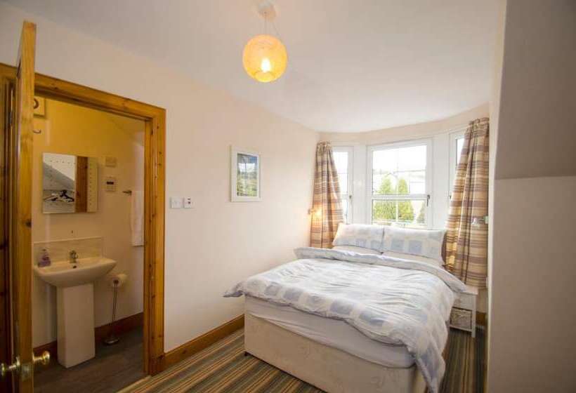 بنسيون Knights Rest Guest House