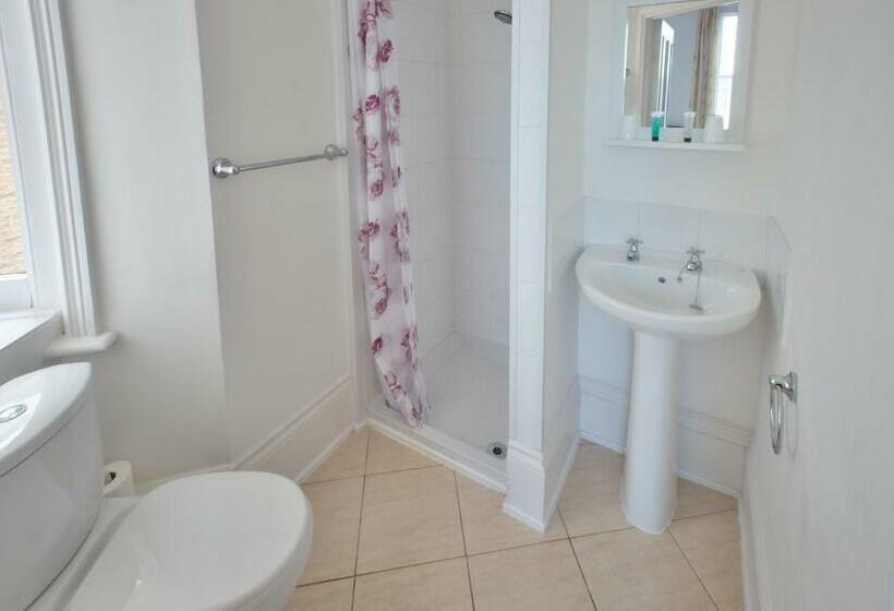 膳宿费 Lyndhurst House