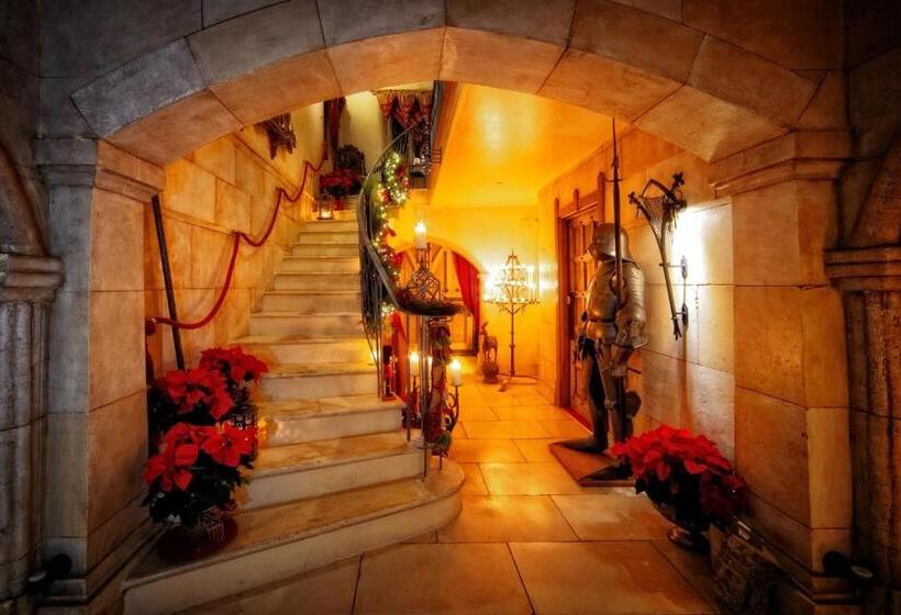 פנסיון Manor Court