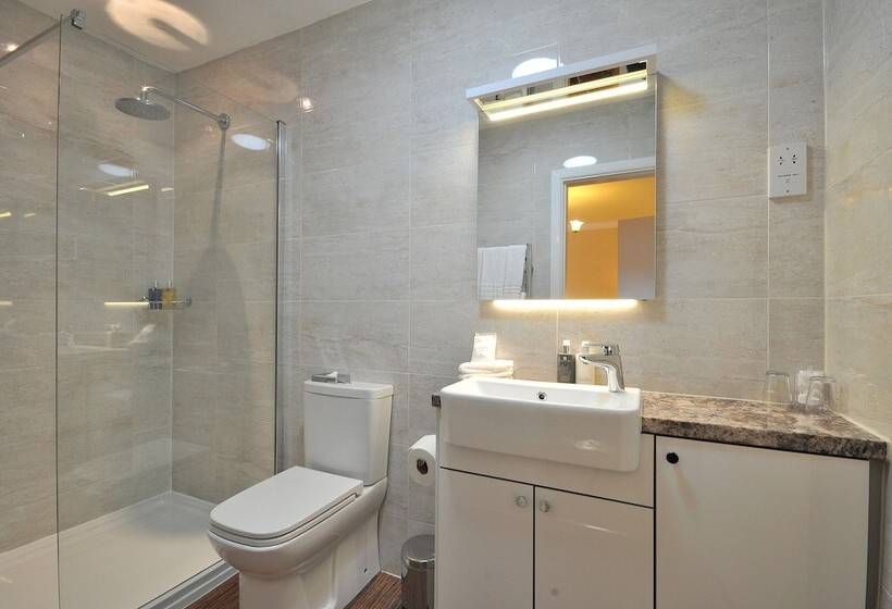 بنسيون Marton Grange Country House