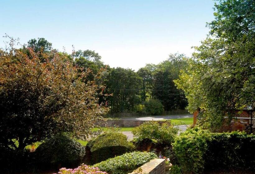 بنسيون Marton Grange Country House