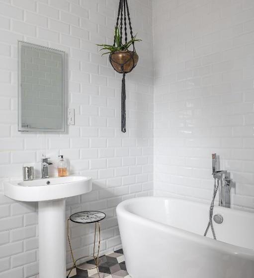 פנסיון Moonfleet Boutique