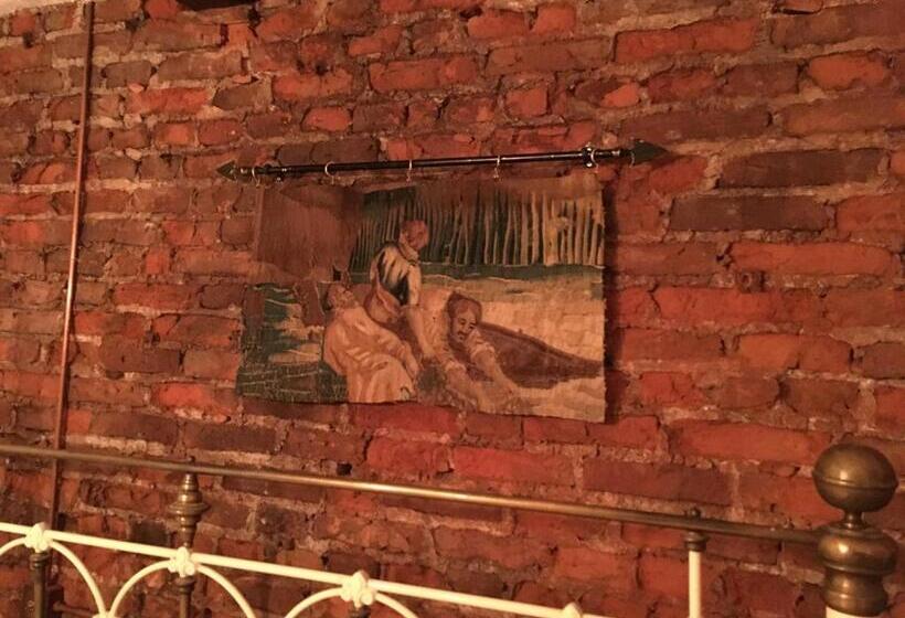 פנסיון Moonfleet Boutique