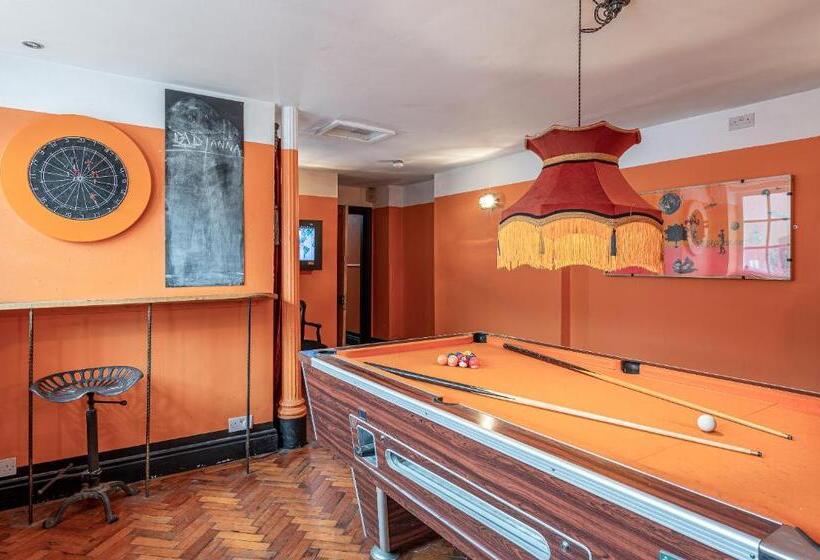 פנסיון Moonfleet Boutique