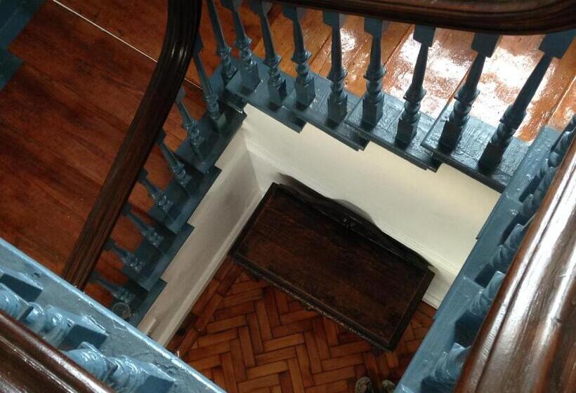 פנסיון Moonfleet Boutique