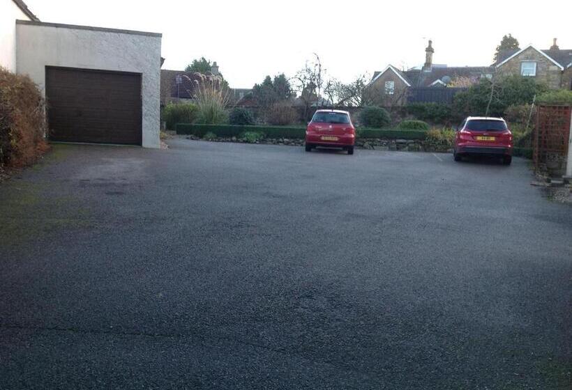 פנסיון Moraydale Guest House