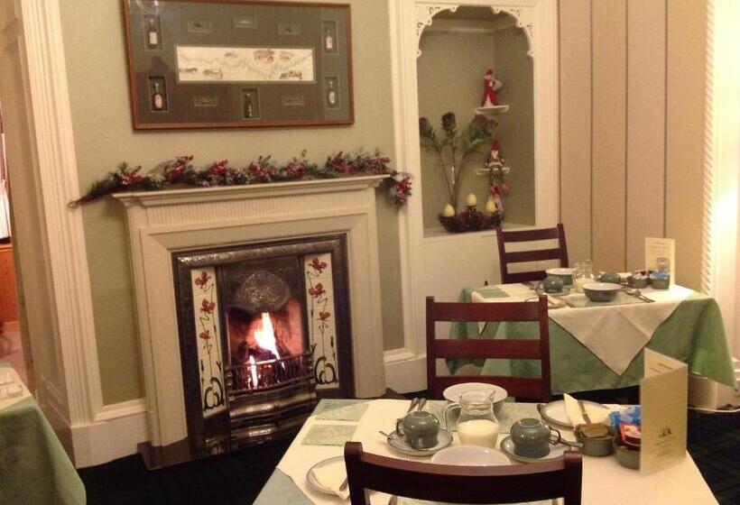 פנסיון Moraydale Guest House